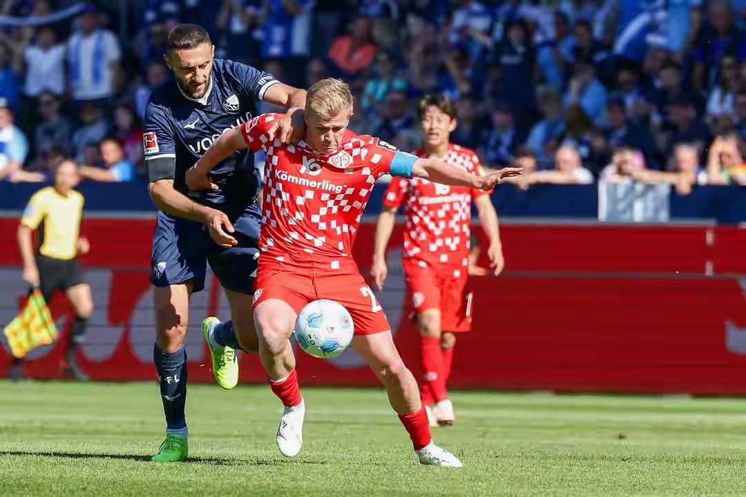 开云平台中国德甲清晨再迎强敌；法兰克福豪取连胜；主帅态度：态度坚定；控场能力受关注的简单介绍